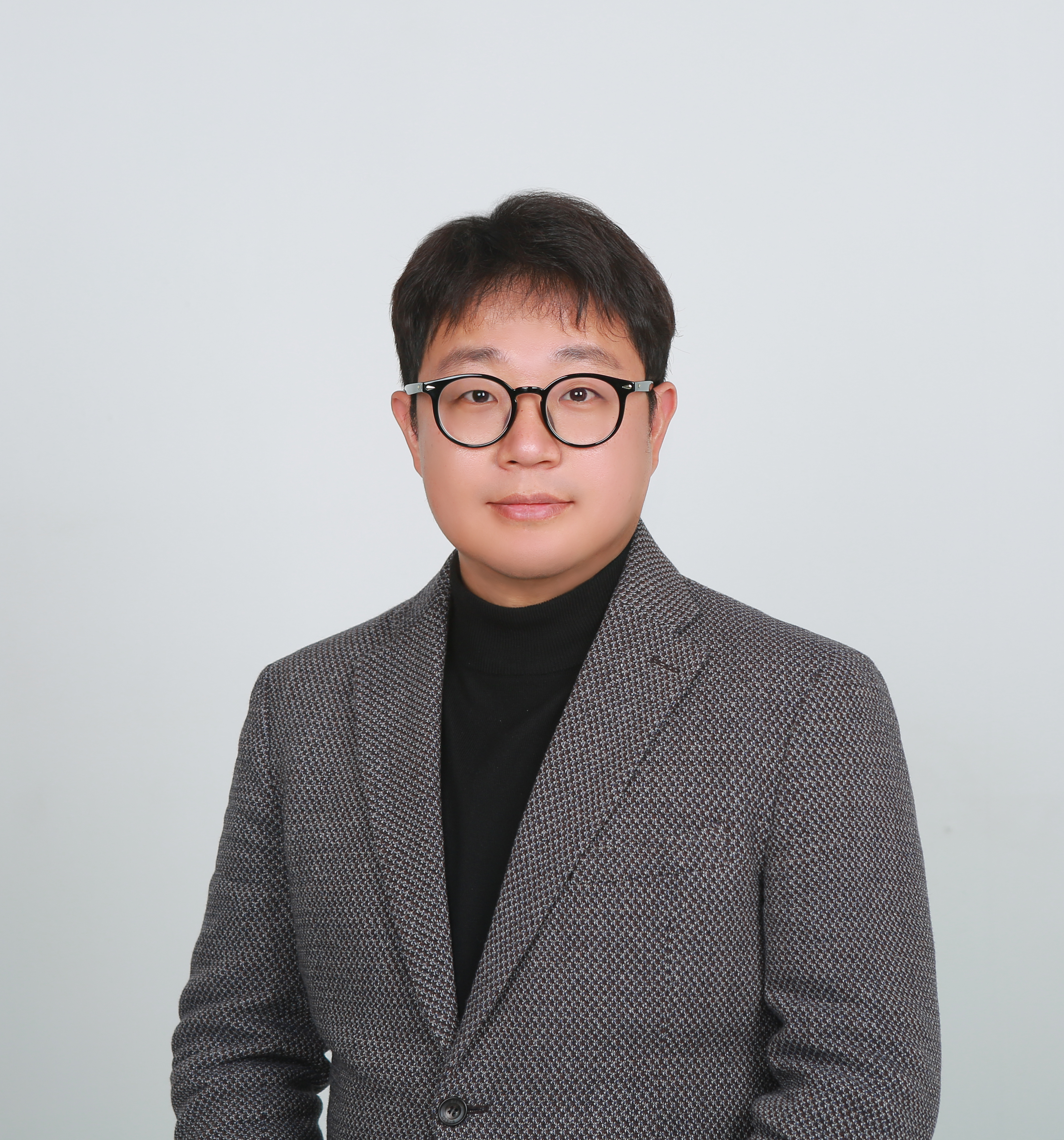 Ung Lee