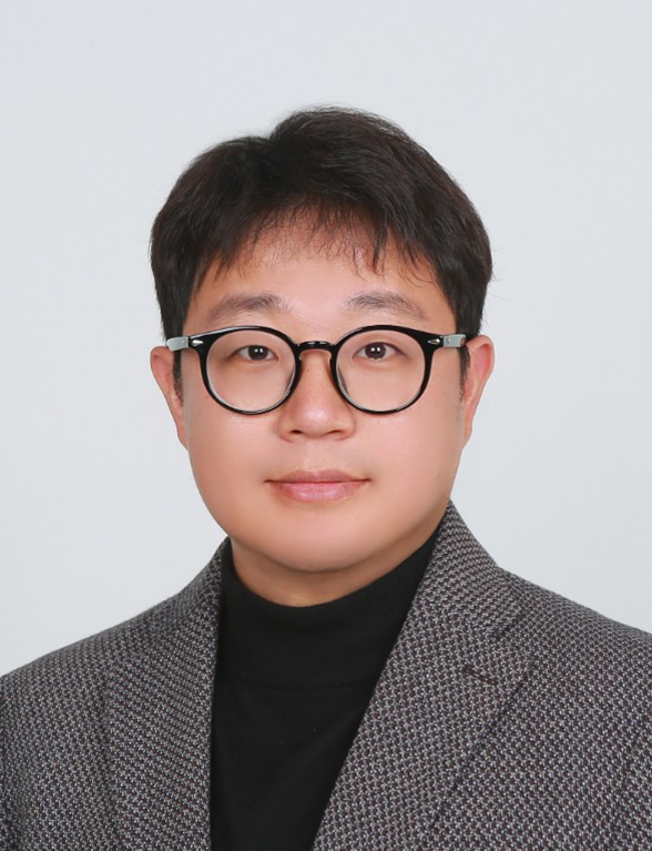 Dr. Ung Lee